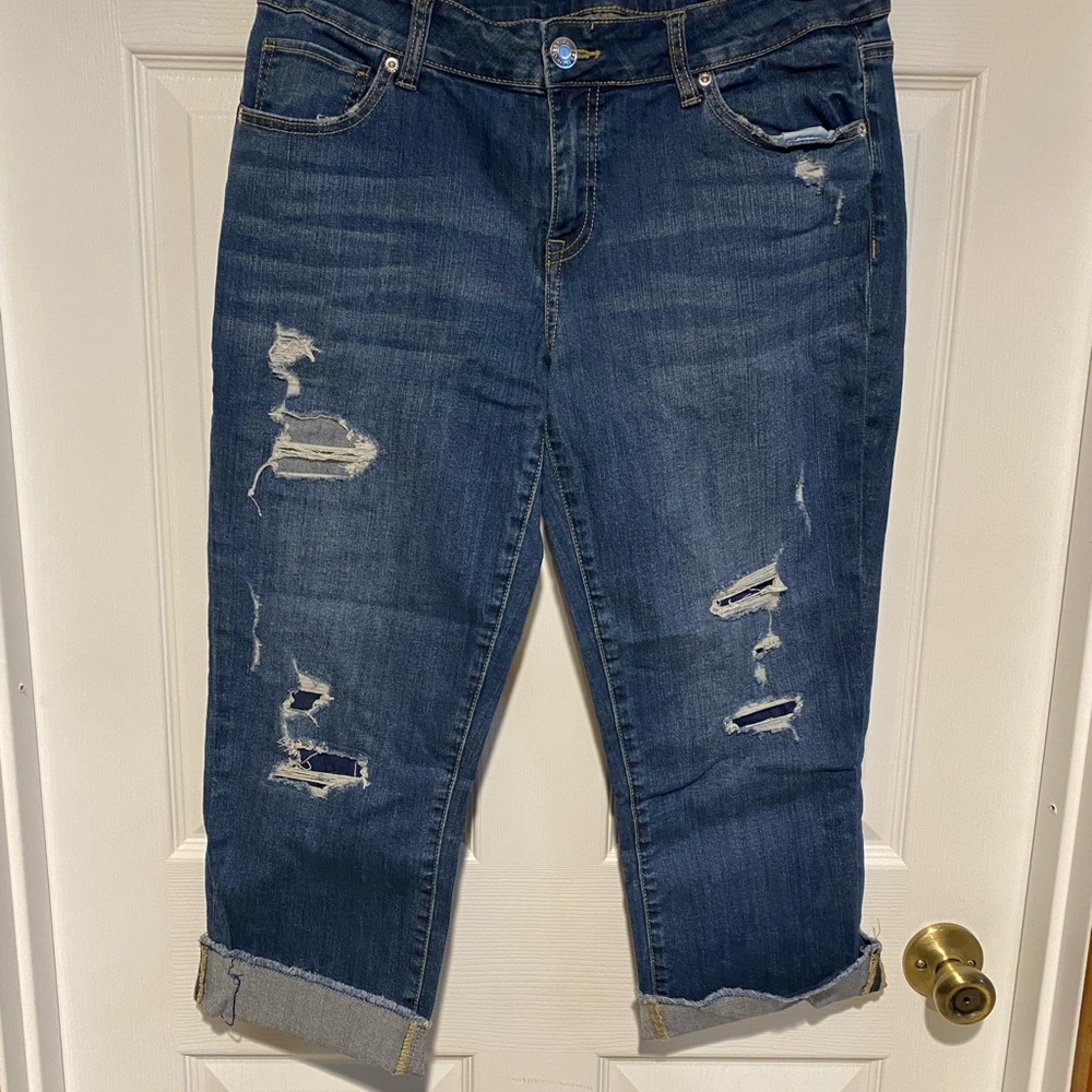 Maurice Size 12 distressed crop pant